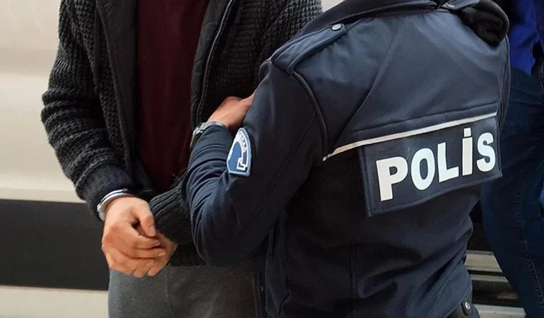 ÜNLÜ TURİZMCİLERE BÜYÜK OPERASYON: ANTALYA’DA GÖZALTILAR BAŞLADI