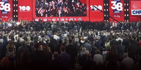 ÜMİT ÖZDAĞ’DAN AHMET DAVUTOĞLU’NA SERT MEYDAN OKUMA: “MOSSAD’DAN BRİFİNG ALIYORSUN”