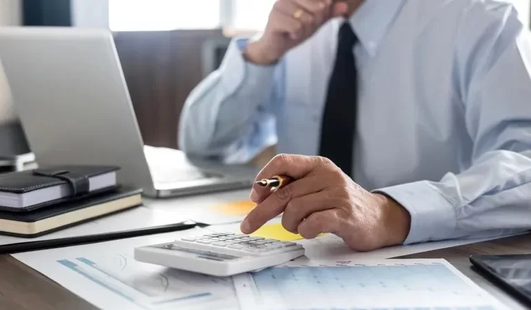 ÜST DÜZEY KAMU MEMURLARINA YÖNELİK 30 BİN TL ZAM GERİ ÇEKİLDİ